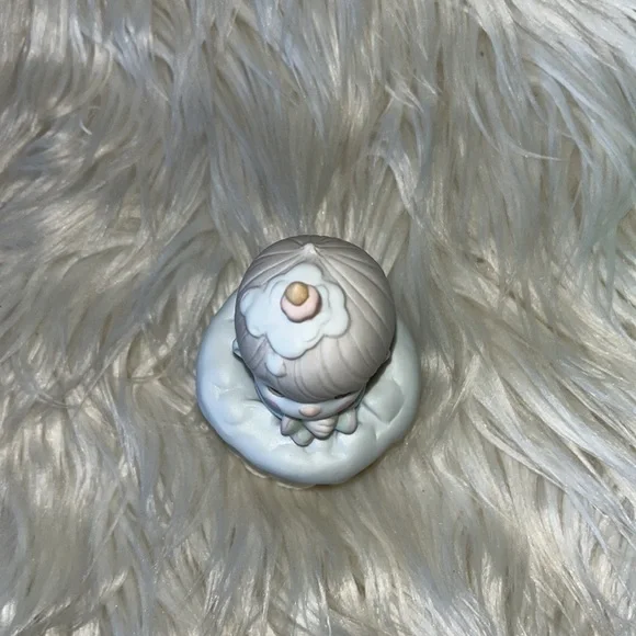 vintage Precious Moments figurine. 1988 Symbol of Friendship. - Picture 3 of 5